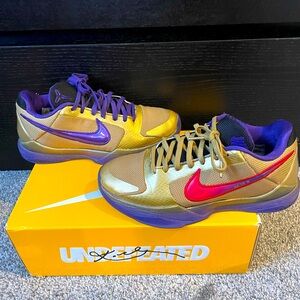 KOBE V PROTRO/UNDEFEATED